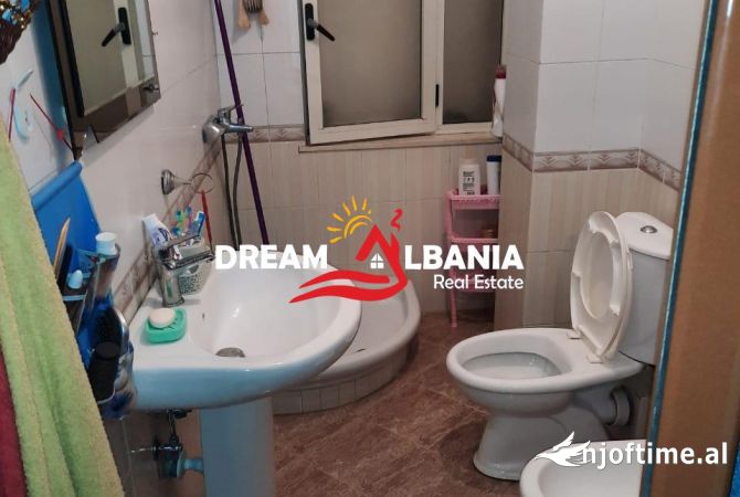 Shtepi ne shitje Apartament ne Tirane, 2+1, Mobilimi E mobiluar, Pagesa 202,000  Euro.