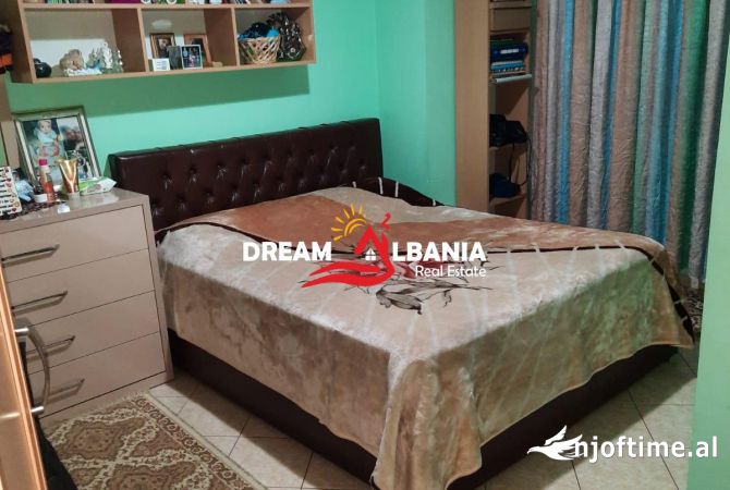 Shtepi ne shitje Apartament ne Tirane, 2+1, Mobilimi E mobiluar, Pagesa 202,000  Euro.