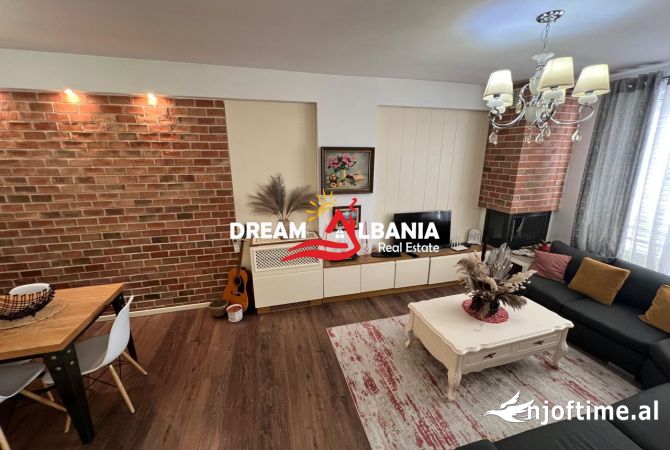 Shtepi ne shitje Apartament ne Tirane, 2+1, Mobilimi E mobiluar, Pagesa 270,000  Euro.