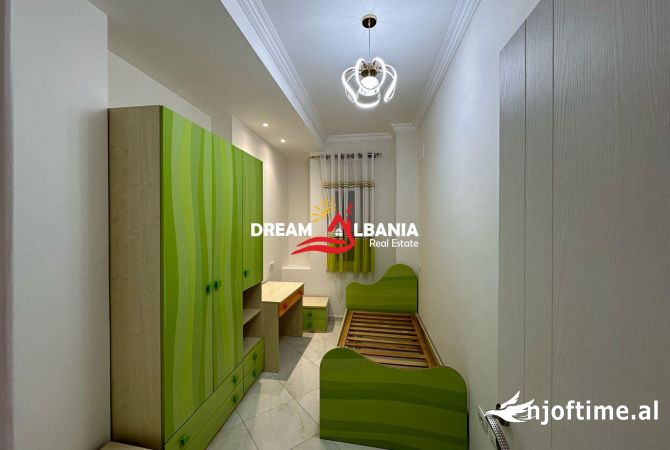 Shtepi ne shitje Apartament ne Tirane, 3+1, Mobilimi E mobiluar, Pagesa 227,000  Euro.