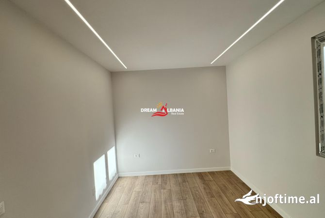 Shtepi ne shitje Apartament ne Tirane, 1+1, Mobilimi Bosh, pa mobiluar, Pagesa 125,000  Euro.