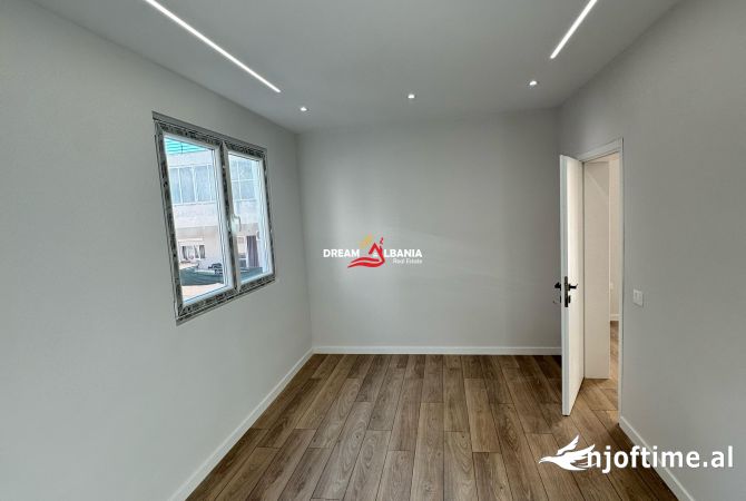 Shtepi ne shitje Apartament ne Tirane, 1+1, Mobilimi Bosh, pa mobiluar, Pagesa 125,000  Euro.