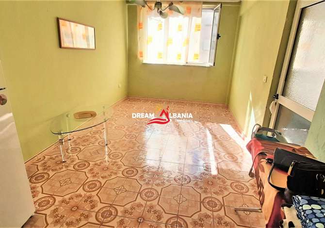 Shtepi ne shitje  ne Tirane, 4+1, Mobilimi Pjeserisht e mobiluar, Pagesa 83,000  Euro.