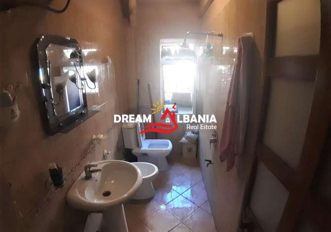 Shtepi ne shitje  ne Tirane, 2+1, Mobilimi Bosh, pa mobiluar, Pagesa 92,000  Euro.