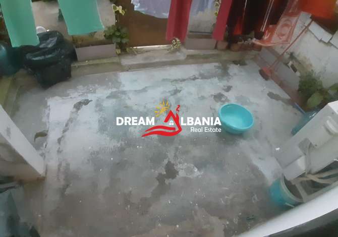 Shtepi ne shitje  ne Tirane, 2+1, Mobilimi E mobiluar, Pagesa 60,000  Euro.