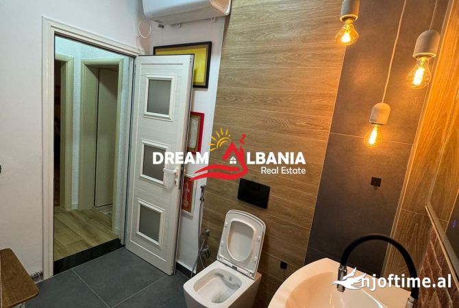 Shtepi me qera Apartament ne Tirane, 2+1, Mobilimi E mobiluar, Pagesa 800  Euro.