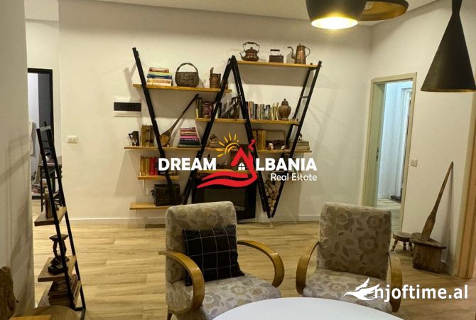 Shtepi me qera Apartament ne Tirane, 2+1, Mobilimi E mobiluar, Pagesa 800  Euro.
