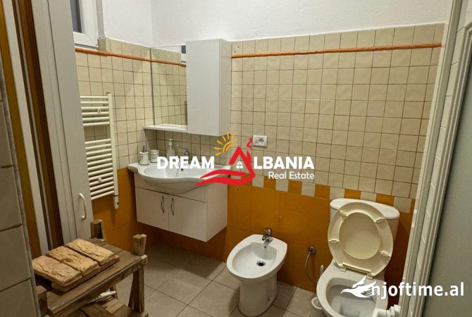Shtepi me qera Apartament ne Tirane, 2+1, Mobilimi E mobiluar, Pagesa 800  Euro.