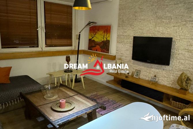 Shtepi me qera 2+1 ne Tirane - 800 Euro