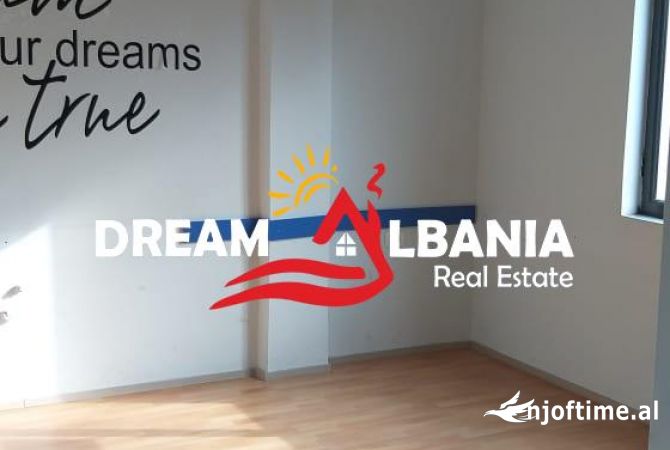 Ambient biznesi me qera 3+1 ne Tirane - 800 Euro