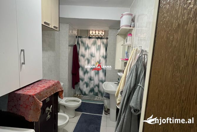 Shtepi ne shitje Apartament ne Tirane, 1+1, Mobilimi E mobiluar, Pagesa 125,000  Euro.