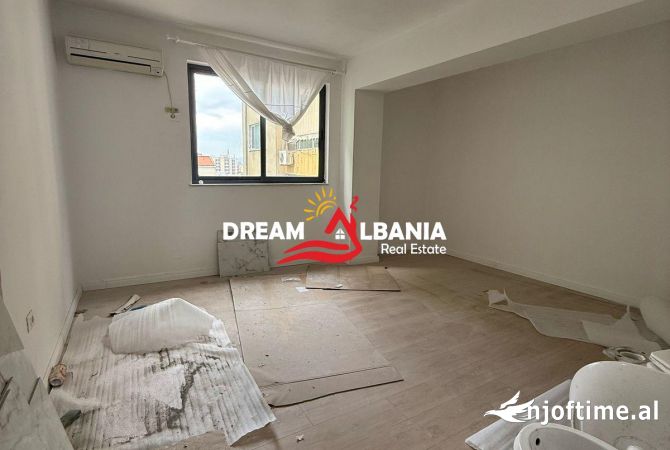 Ambjent per zyra (me ballkon dhe 2 wc) me qera ne Bllok, prane Xheko Imperial (ID 42611270)