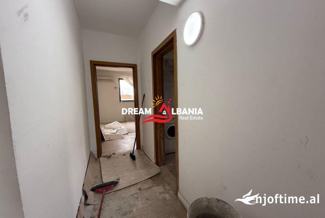 Ambjent per zyra (me ballkon dhe 2 wc) me qera ne Bllok, prane Xheko Imperial (ID 42611270)