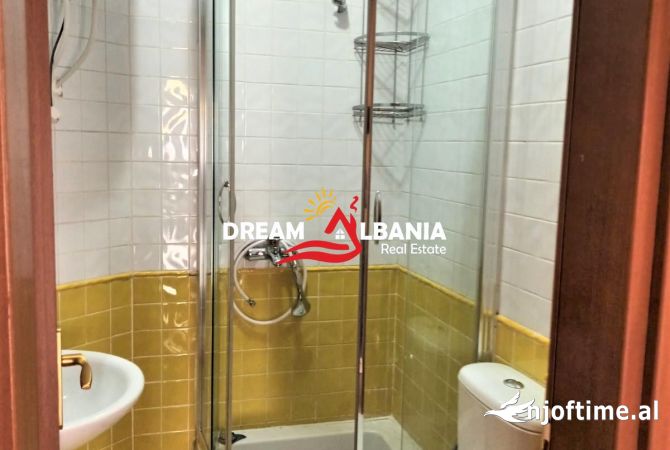 Shtepi ne shitje Apartament ne Tirane, 3+1, Mobilimi E mobiluar, Pagesa 280,000  Euro.