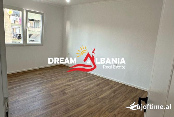 Shtepi ne shitje Apartament ne Tirane, 2+1, Mobilimi Bosh, pa mobiluar, Pagesa 148,000  Euro.