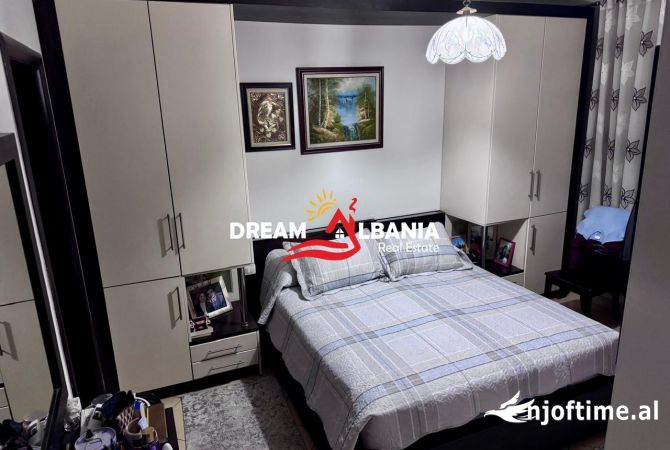Shtepi ne shitje Apartament ne Tirane, 2+1, Mobilimi E mobiluar, Pagesa 139,000  Euro.