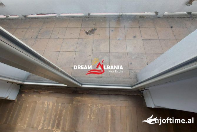 Ambient biznesi me qera 3+1 ne Tirane - 600 Euro