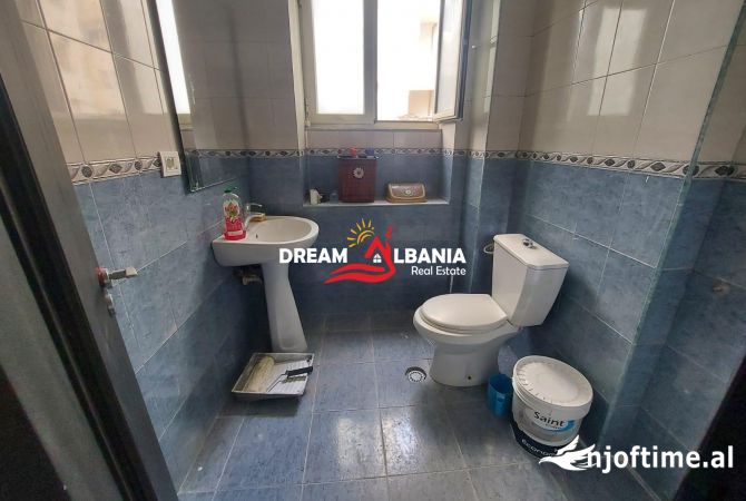 Ambient biznesi me qera 3+1 ne Tirane - 600 Euro