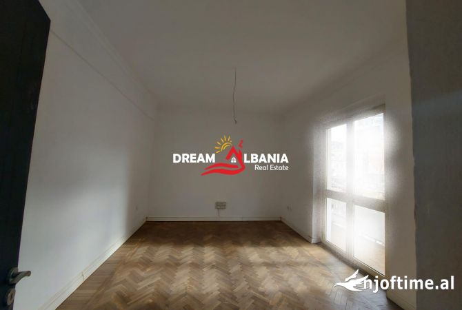 Ambient biznesi me qera 3+1 ne Tirane - 600 Euro