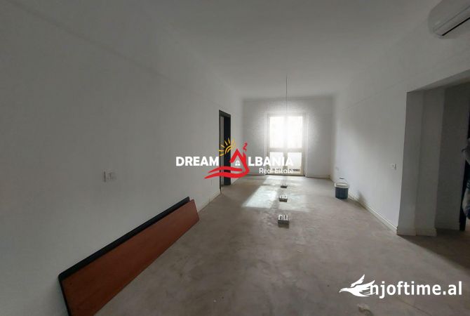 Zyre me qera ne rrugen e Durresit prane qendres ne Tirane (ID 4261860)