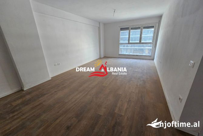 Shtepi ne shitje Apartament ne Tirane, 2+1, Mobilimi Bosh, pa mobiluar, Pagesa 181,500  Euro.