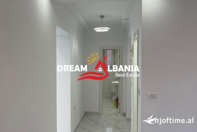 Shtepi ne shitje Apartament ne Tirane, 1+1, Mobilimi Bosh, pa mobiluar, Pagesa 145,000  Euro.