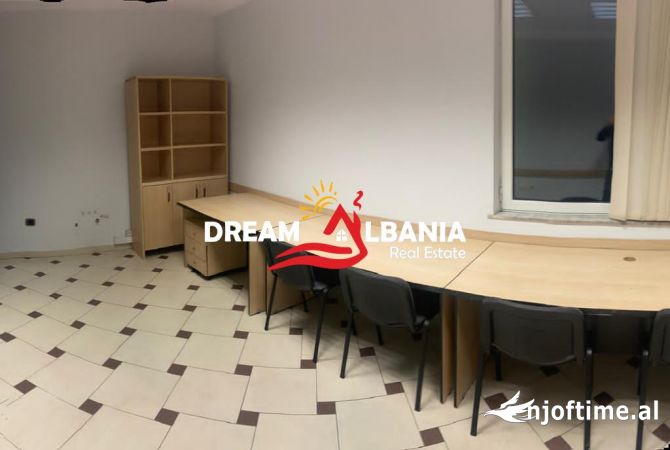 Ambient biznesi me qera 3+1 ne Tirane - 1,300 Euro