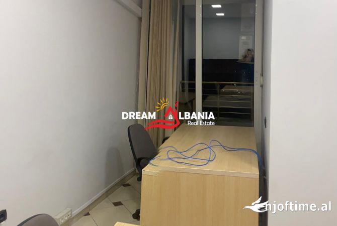 Ambient biznesi me qera 3+1 ne Tirane - 1,300 Euro