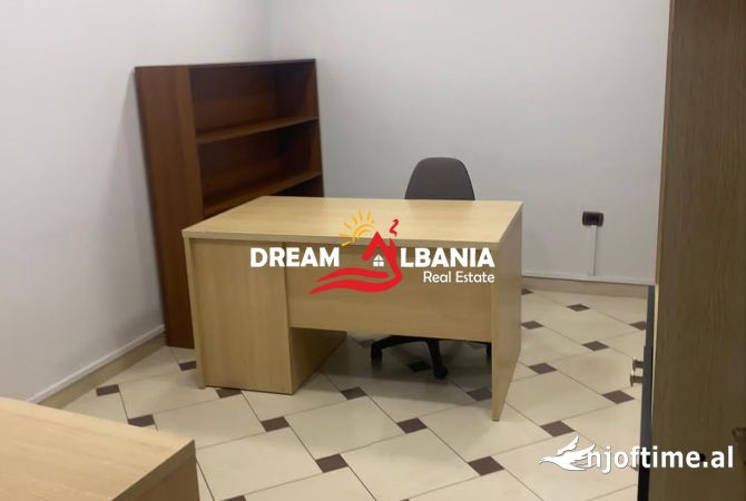 Ambient biznesi me qera 3+1 ne Tirane - 1,300 Euro