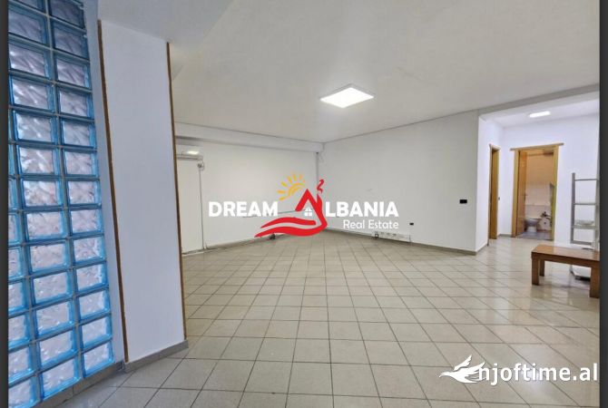 Ambjent per zyre me qera ne Qender, ne rrugen e Dibres, Tirane (ID 42611273)