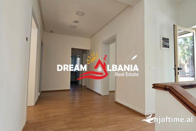 Ambient biznesi me qera 3+1 ne Tirane - 1,500 Euro