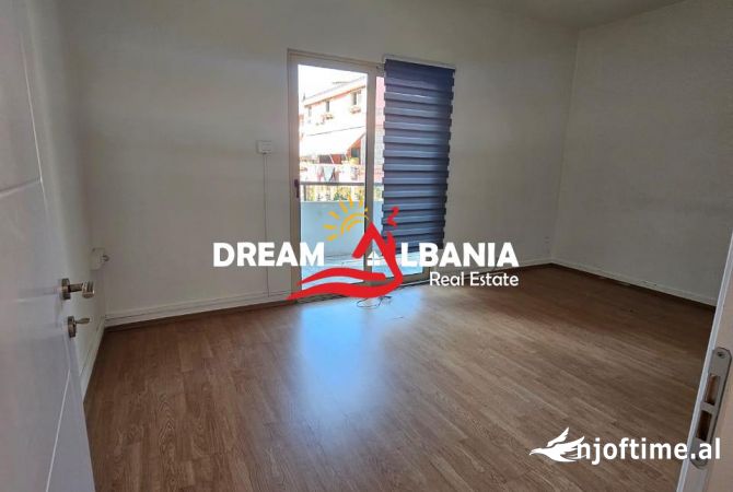 Ambient biznesi me qera 3+1 ne Tirane - 1,500 Euro