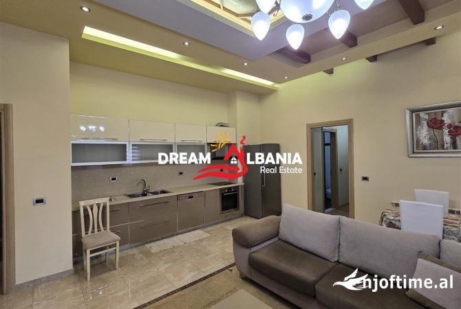 Shtepi me qera Apartament ne Tirane, 2+1, Mobilimi E mobiluar, Pagesa 950  Euro.