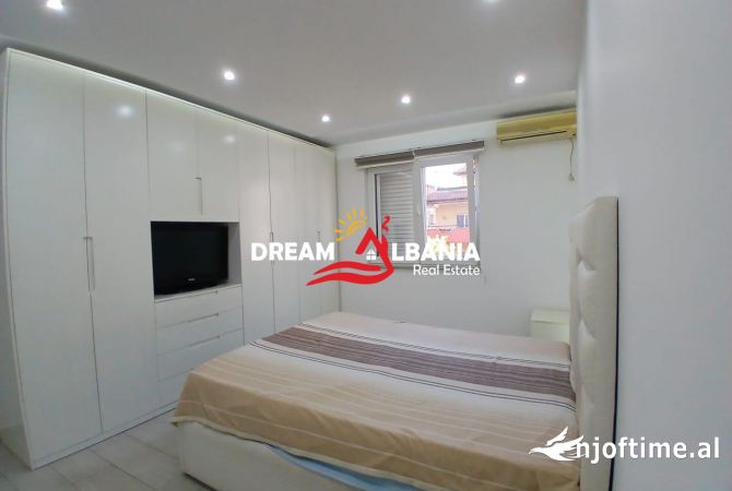Shtepi ne shitje Apartament ne Tirane, 2+1, Mobilimi E mobiluar, Pagesa 158,000  Euro.