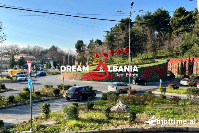 Truall ose Toke  ne Tirane - 260,000 Euro
