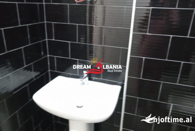 Shtepi me qera Apartament ne Tirane, 2+1, Mobilimi E mobiluar, Pagesa 40,000  Leke.