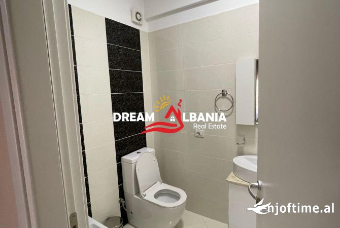 Shtepi me qera Apartament ne Tirane, 3+1, Mobilimi E mobiluar, Pagesa 1,100  Euro.