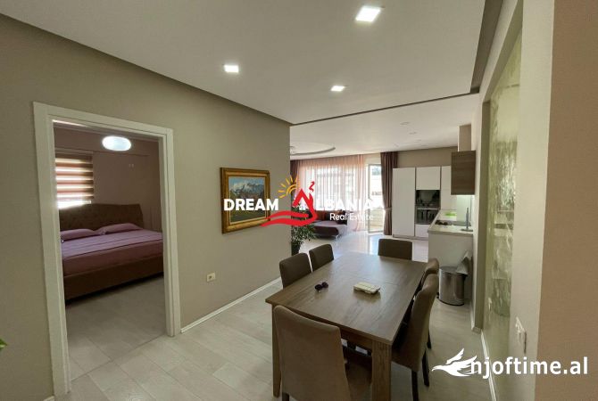 Shtepi me qera Apartament ne Tirane, 3+1, Mobilimi E mobiluar, Pagesa 1,100  Euro.