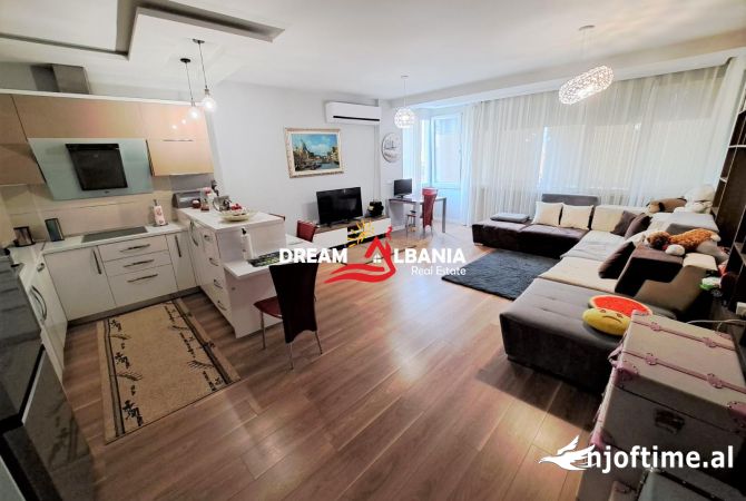 Shtepi me qera 2+1 ne Tirane - 750 Euro