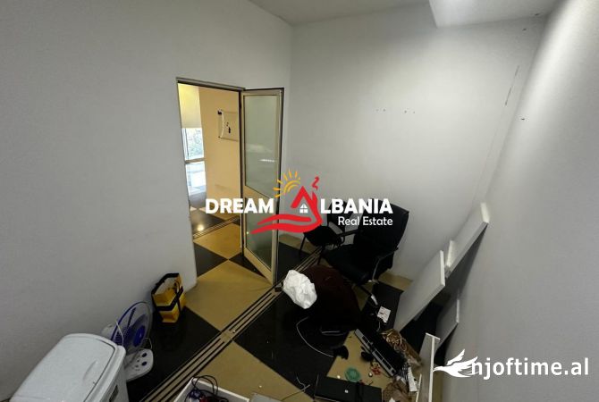 Ambient biznesi me qera prane rruges Mine Peza ID(42611101)