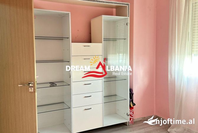 Shtepi ne shitje Apartament ne Tirane, 2+1, Mobilimi E mobiluar, Pagesa 270,000  Euro.