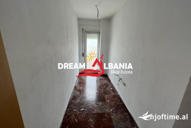 Zyre me qera tek 21 Dhjetori prane Inxhinjerise se Ndertimit ne Tirane (ID 4261863)