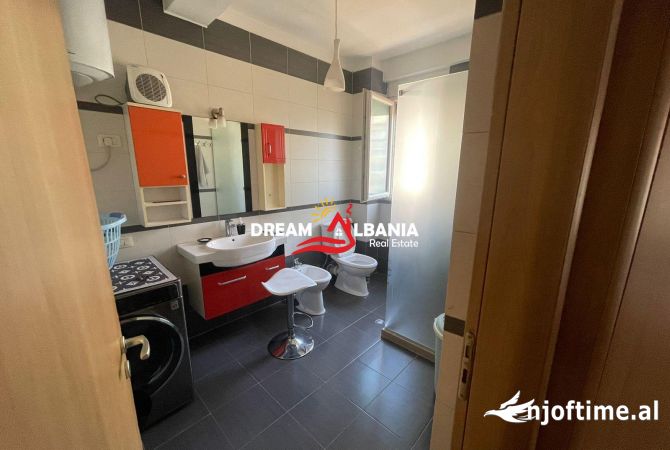 Shtepi me qera Apartament ne Tirane, 3+1, Mobilimi E mobiluar, Pagesa 1,200  Euro.