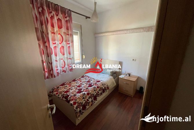 Shtepi me qera Apartament ne Tirane, 3+1, Mobilimi E mobiluar, Pagesa 1,200  Euro.
