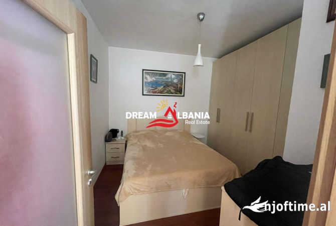 Shtepi me qera Apartament ne Tirane, 3+1, Mobilimi E mobiluar, Pagesa 1,200  Euro.