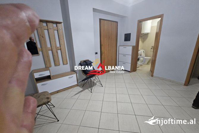 Shtepi me qera Apartament ne Tirane, 2+1, Mobilimi E mobiluar, Pagesa 575  Euro.