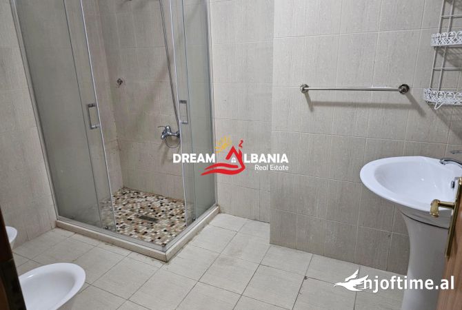 Shtepi me qera Apartament ne Tirane, 2+1, Mobilimi E mobiluar, Pagesa 575  Euro.