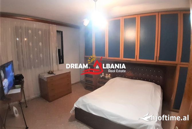 Shtepi ne shitje Apartament ne Tirane, 3+1, Mobilimi E mobiluar, Pagesa 170,000  Euro.