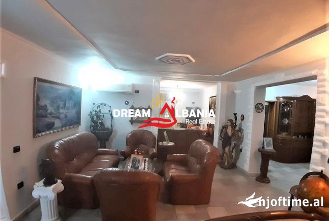 Shtepi ne shitje Apartament ne Tirane, 3+1, Mobilimi E mobiluar, Pagesa 170,000  Euro.