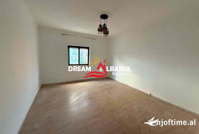 Shtepi ne shitje 3+1 ne Tirane - 320,000 Euro